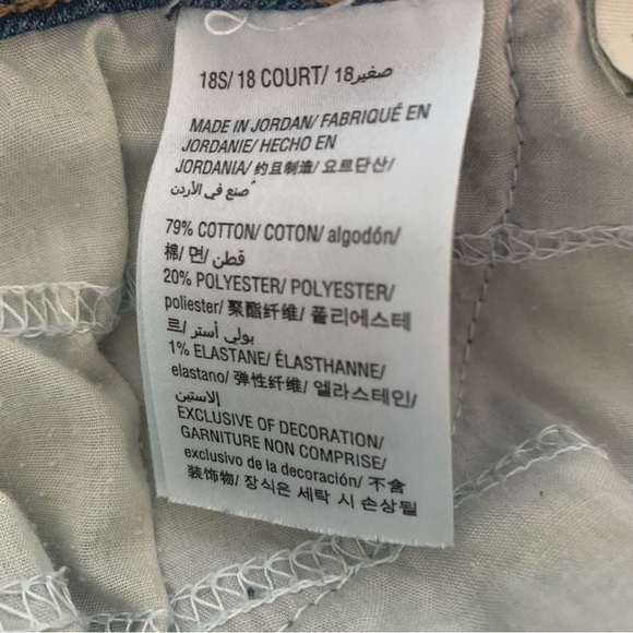 Style & Co Straight Leg Embroidered Jeans short Inseam - Picture 10 of 11